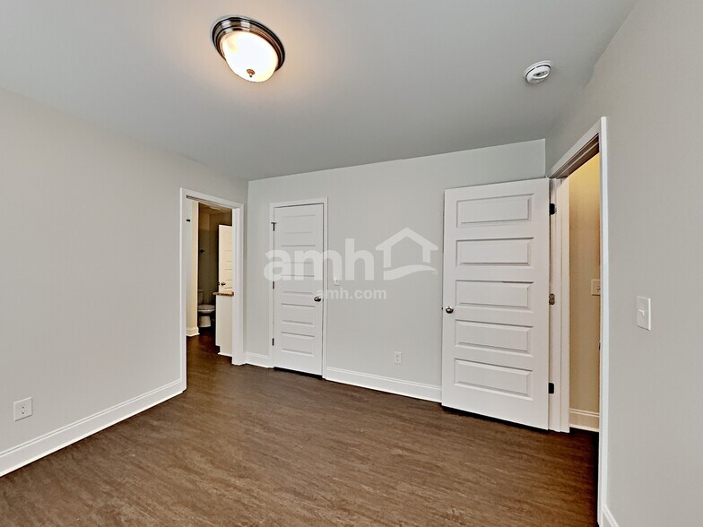 Building Photo - 5234 Tupelo St