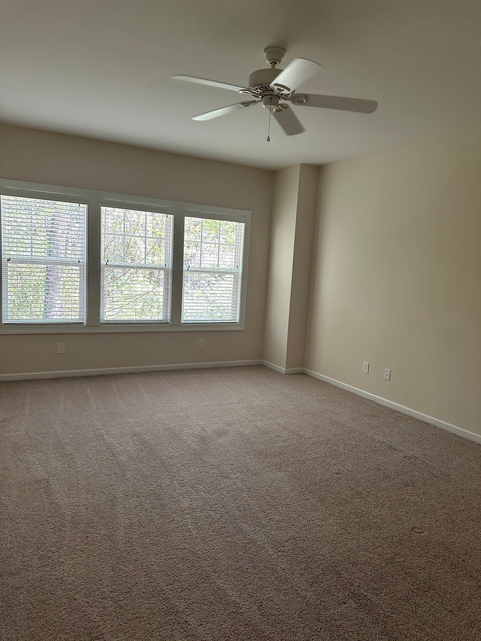 Building Photo - 10 Creekstone Dr