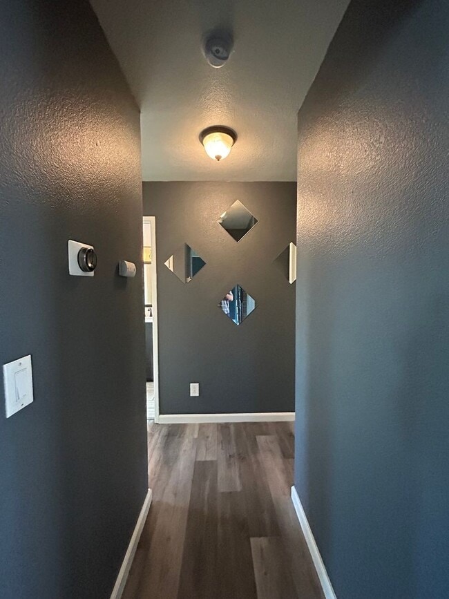 Building Photo - 3086 Beverly Ct