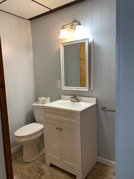 155 Half bath/First Floor - 155 Main St