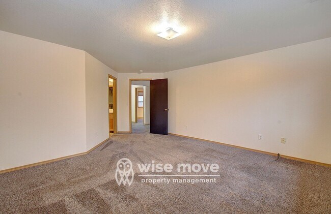 Building Photo - 809 SE 135th Ct