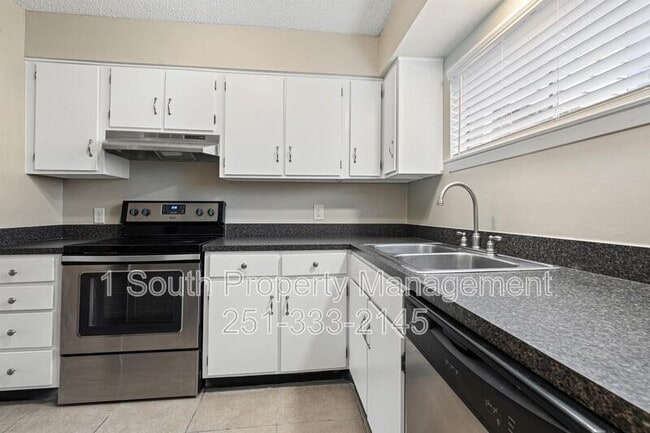 Building Photo - 6527 Old Shell Rd