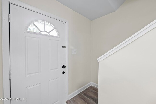Building Photo - 11359 Bedford Oaks Dr