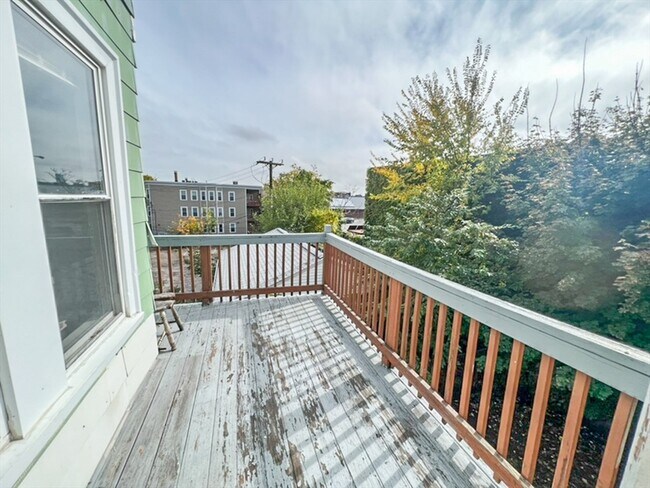 Building Photo - 38 Sewall St