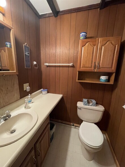 Building Photo - 101 Holly Loop