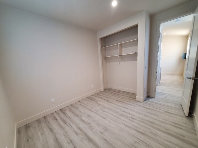 Building Photo - 138 N Mildred Ave