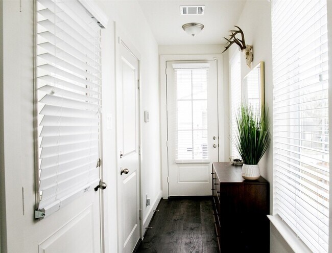 Building Photo - 5203 Burress Springs Ln