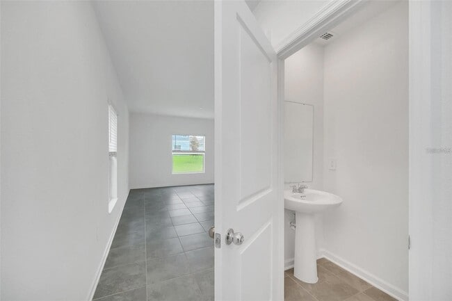 Building Photo - 1622 Reservoir Pl