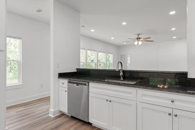 Building Photo - 3278 Bernath Dr