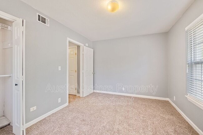 Building Photo - 5504 Coventry Ln