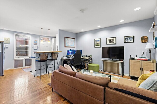 Building Photo - 358 14th St