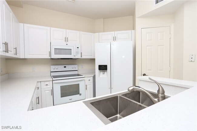 Building Photo - 700 L'Ambiance Cir