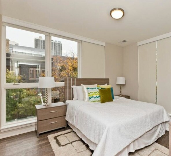 Building Photo - 301 W North Ave