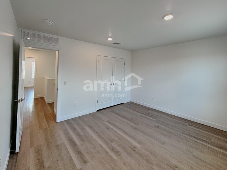 Building Photo - 6466 E Paseo Alga