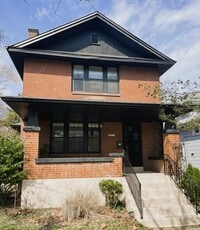 Building Photo - AVAILABLE NOW - Beautiful corner house in Webster Groves across the street from Avery Elementary!