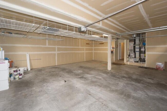 Building Photo - 4 bedroom in Kirkland WA 98033