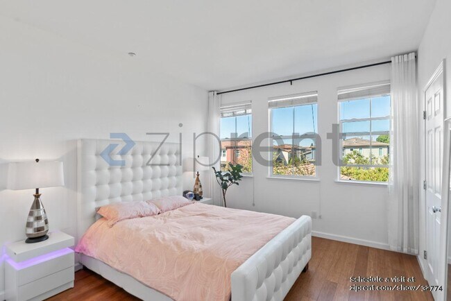 Building Photo - 929 Glen Valley Terrace