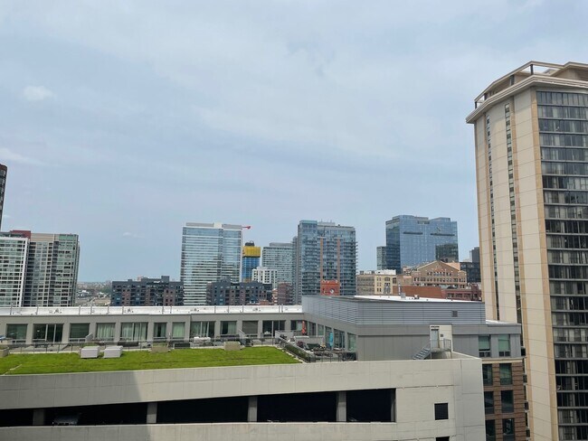 Building Photo - 41 E 8th St