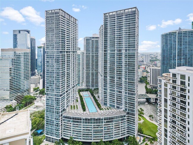 Primary Photo - 495 Brickell Ave