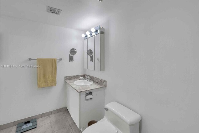 Building Photo - 9455 Collins Ave