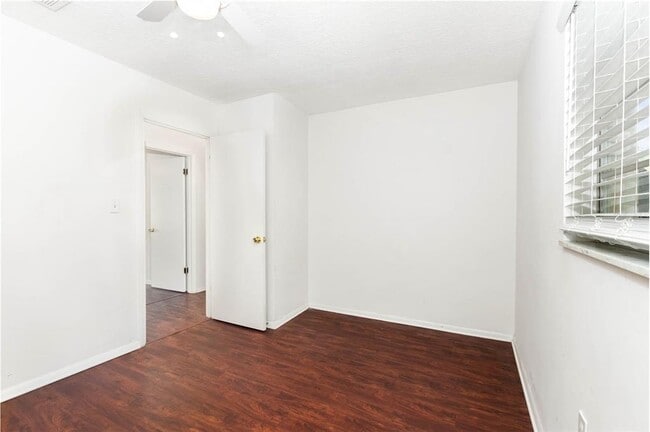 Building Photo - 823 Field St