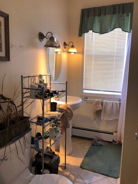 Building Photo - 38 Cherokee St