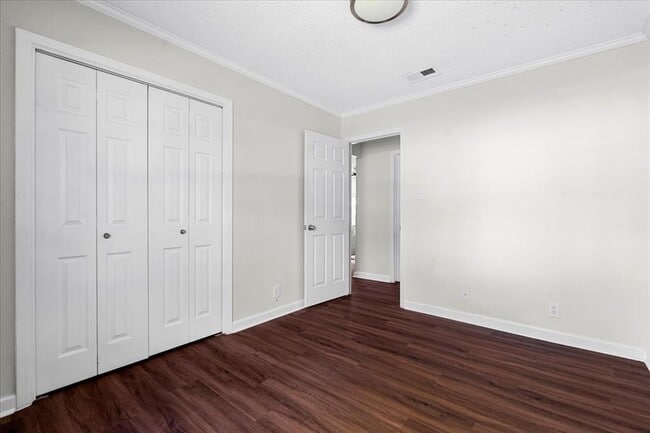 Building Photo - 2501 Redleaf Ln
