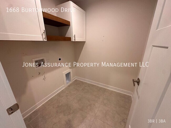 Building Photo - 1668 Burtonwood Dr