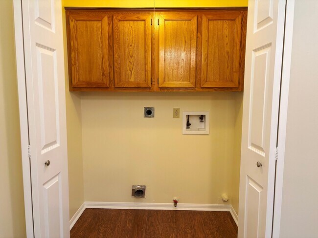 Building Photo - 16806 Ashmoor Way