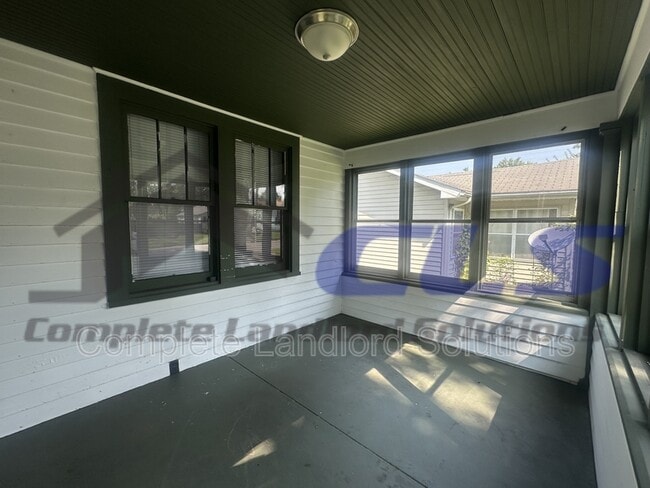 Building Photo - 2409 S 9th St