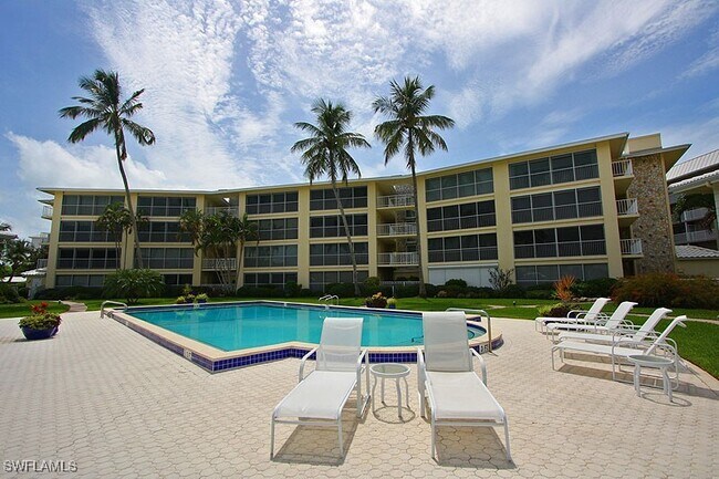Building Photo - 2850 Gulf Shore Blvd N