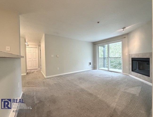 Building Photo - Tanasbourne 2BR/2BA Condo | Balcony, A/C & Covered Parking