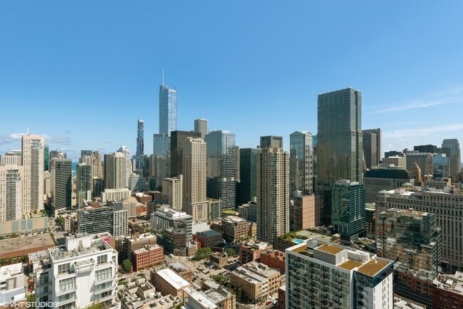 Building Photo - 303 W Ohio St