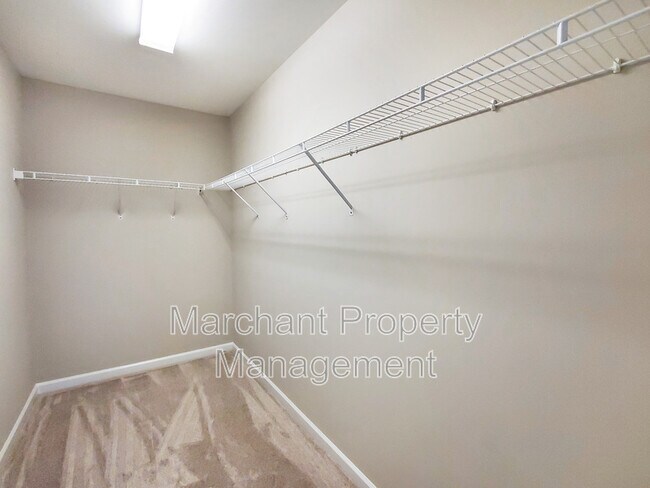 Building Photo - 138 Autumn Hill Rd