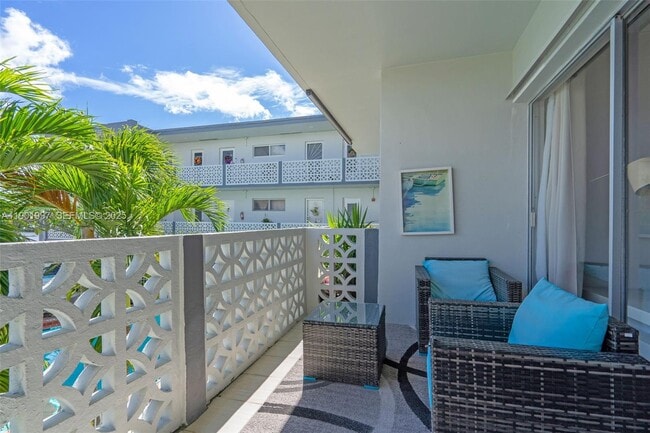 Building Photo - 13105 Ixora Ct