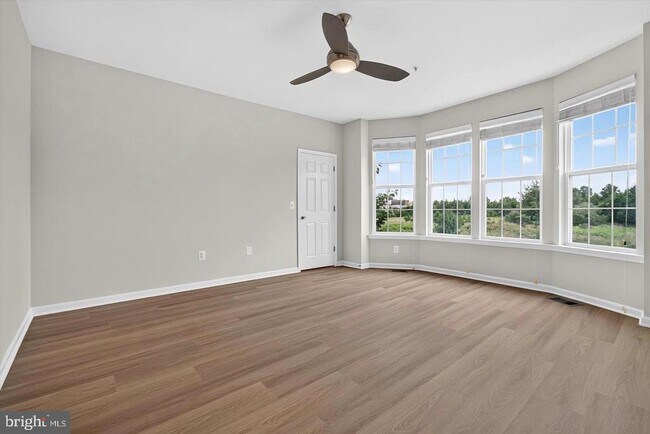 Building Photo - 43845 Centergate Dr