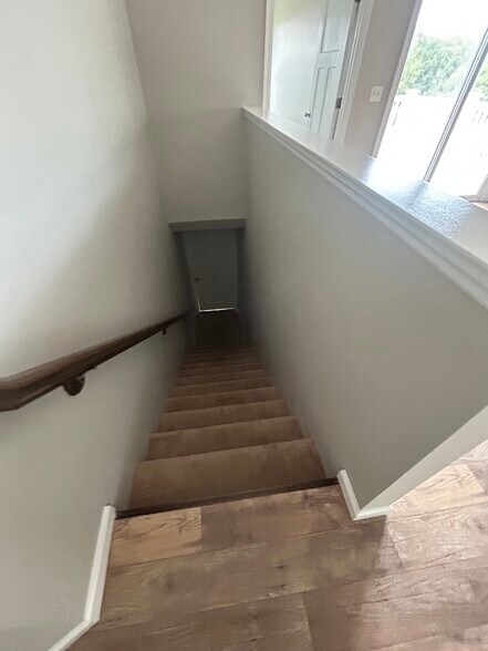 Building Photo - 281 Autumn Oaks Dr