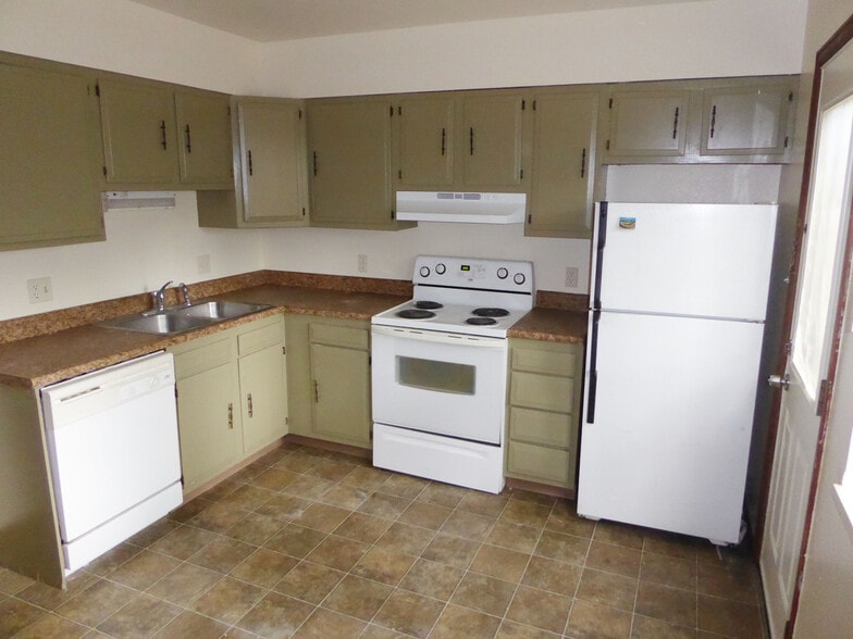 Building Photo - 1640 E Pitkin St