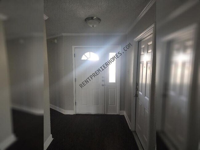 Building Photo - 1805 Dorchester St