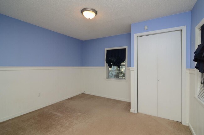 Building Photo - 1542 Douglas Ave