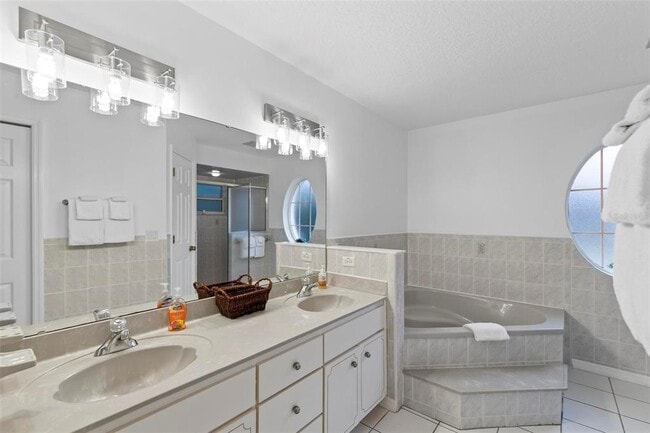 Building Photo - 61 Farmsworth Dr