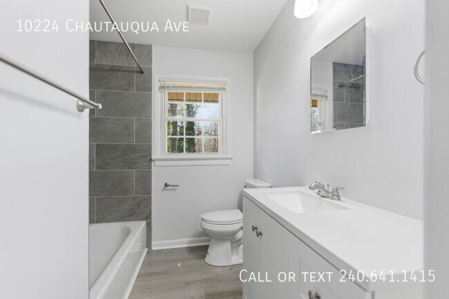 Building Photo - 10224 Chautauqua Ave