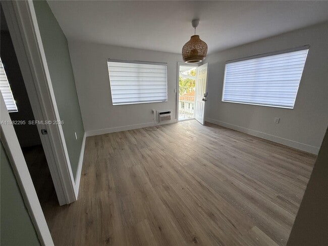 Building Photo - 1300 NE 110th St