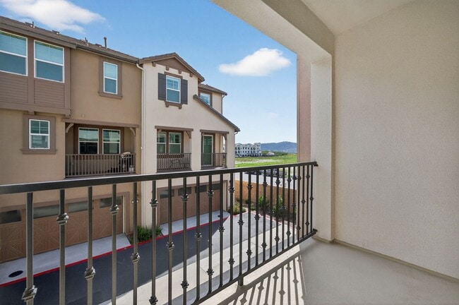Building Photo - 40379 Melrose Dr