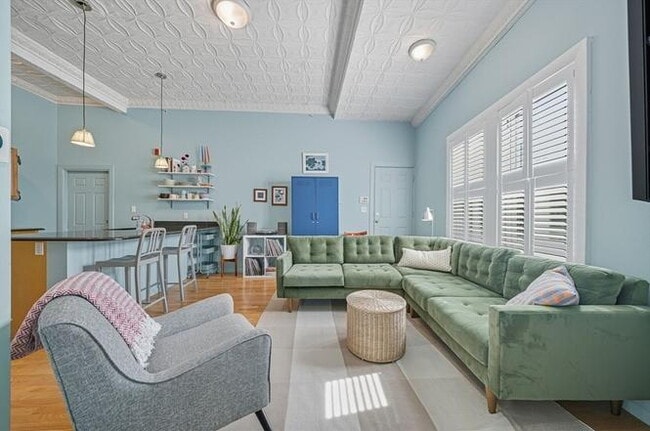 Building Photo - "Charming 1-Bed Furnished Apartment with Hardwood Floors in MA - Perfect Blend of Comfort and Sty...