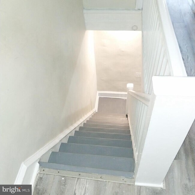 Building Photo - 2846 W Wishart St