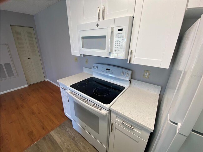 Building Photo - 711 Sugar Bay Way