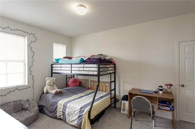 Building Photo - 9109 Garnet Dr