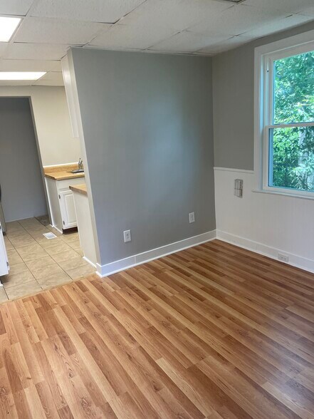 Living room - 1725 King Woods Dr, APT A