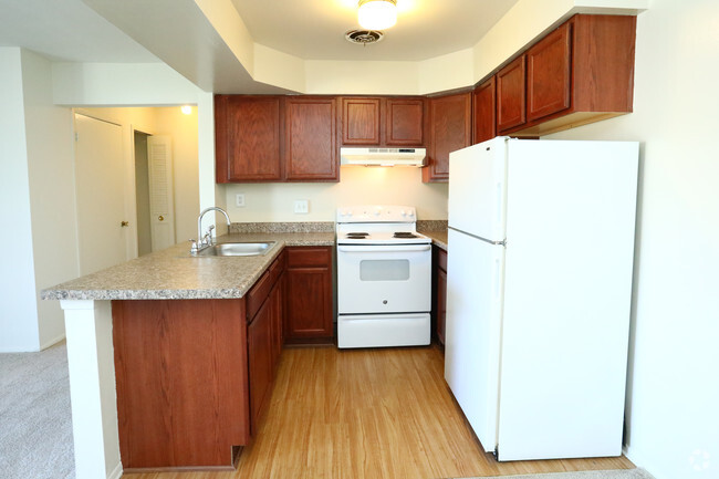 1 BR, 1 BA - 815 SF - Orleans Place Apartments